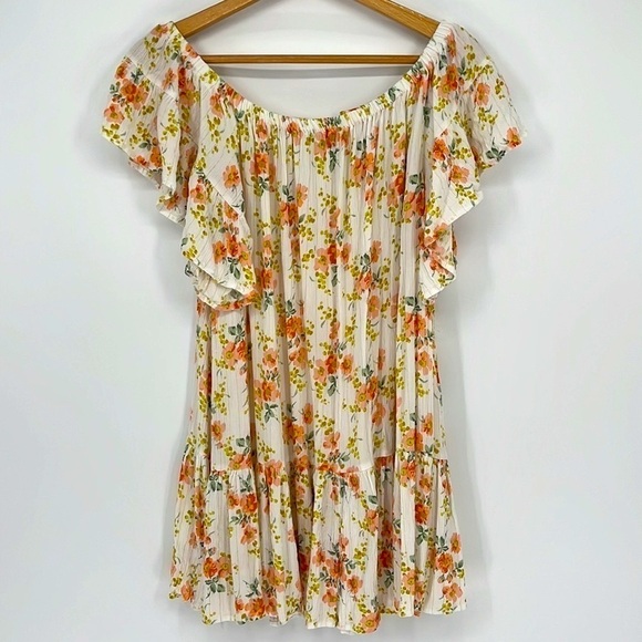 Cupcakes and Cashmere Floral Flutter Sleeve Dress Size Medium - Picture 7 of 7